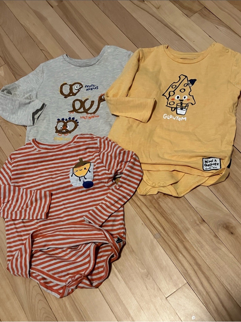 3 Souris Mini  Graphic 2-3 T One-Piece Unisex Bodysuit No Flaws